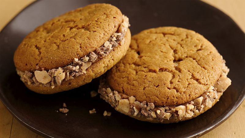 Toffee Roundabout Sandwich Cookies
