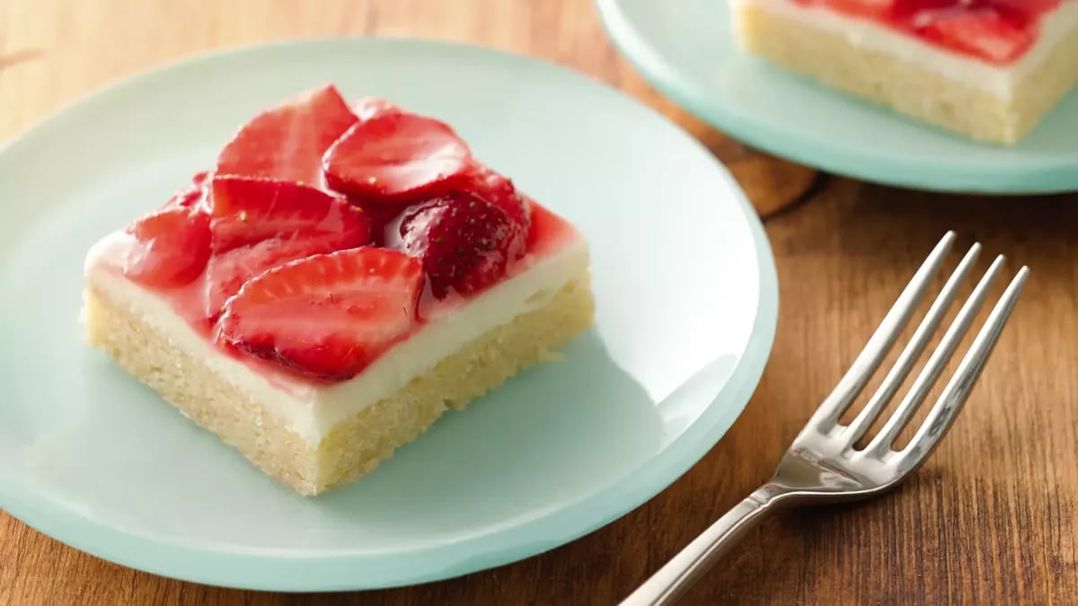 Strawberries and Cream Dessert Squares