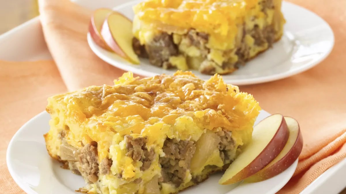 Apple-Sausage-Cheddar Breakfast Bake