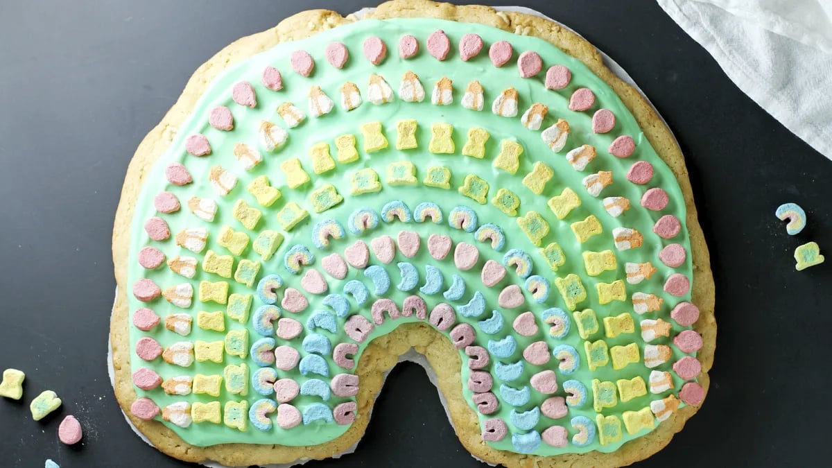 Lucky Charms™ Rainbow Dessert Pizza