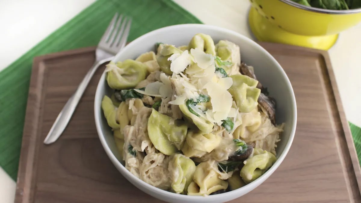 Slow-Cooker Chicken Alfredo Tortellini