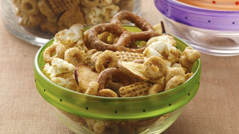 Banana-Cinnamon Snack Mix Recipe - BettyCrocker.com