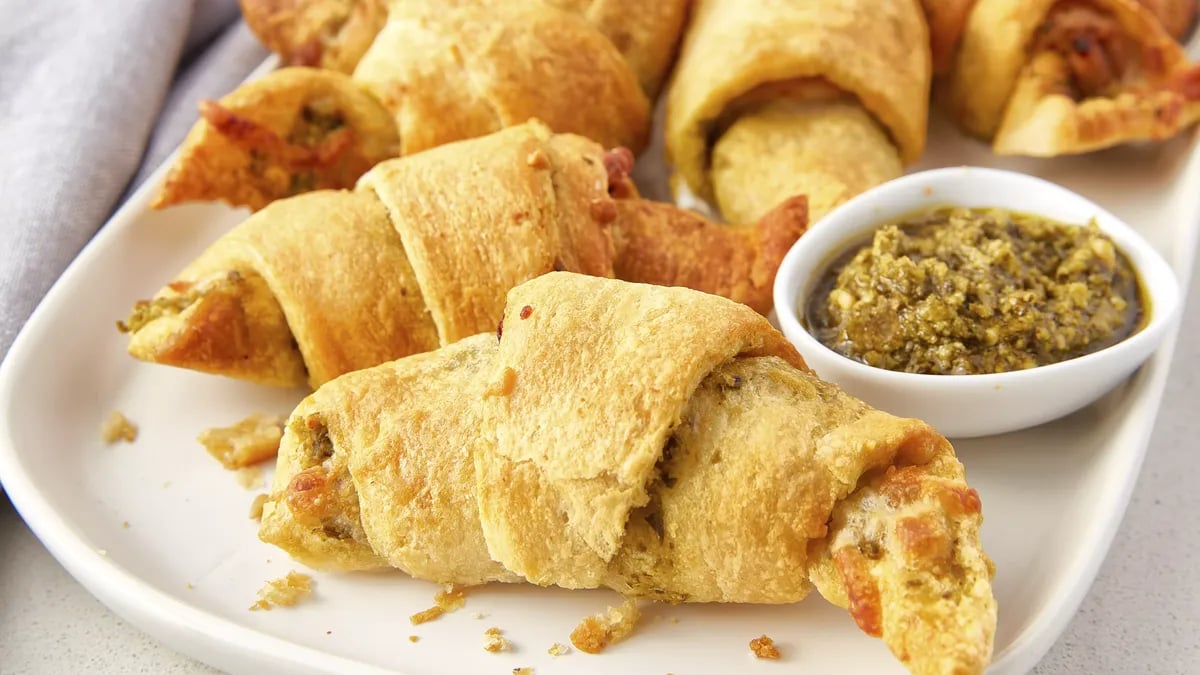 Air Fryer Turkey Pesto Crescent Rolls