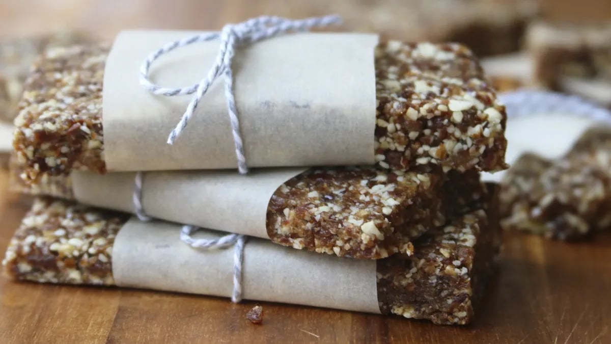 Copycat Apple Pie Larabar™ Bars