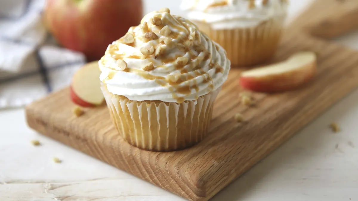 Apple Pie Stuffed Cupcakes