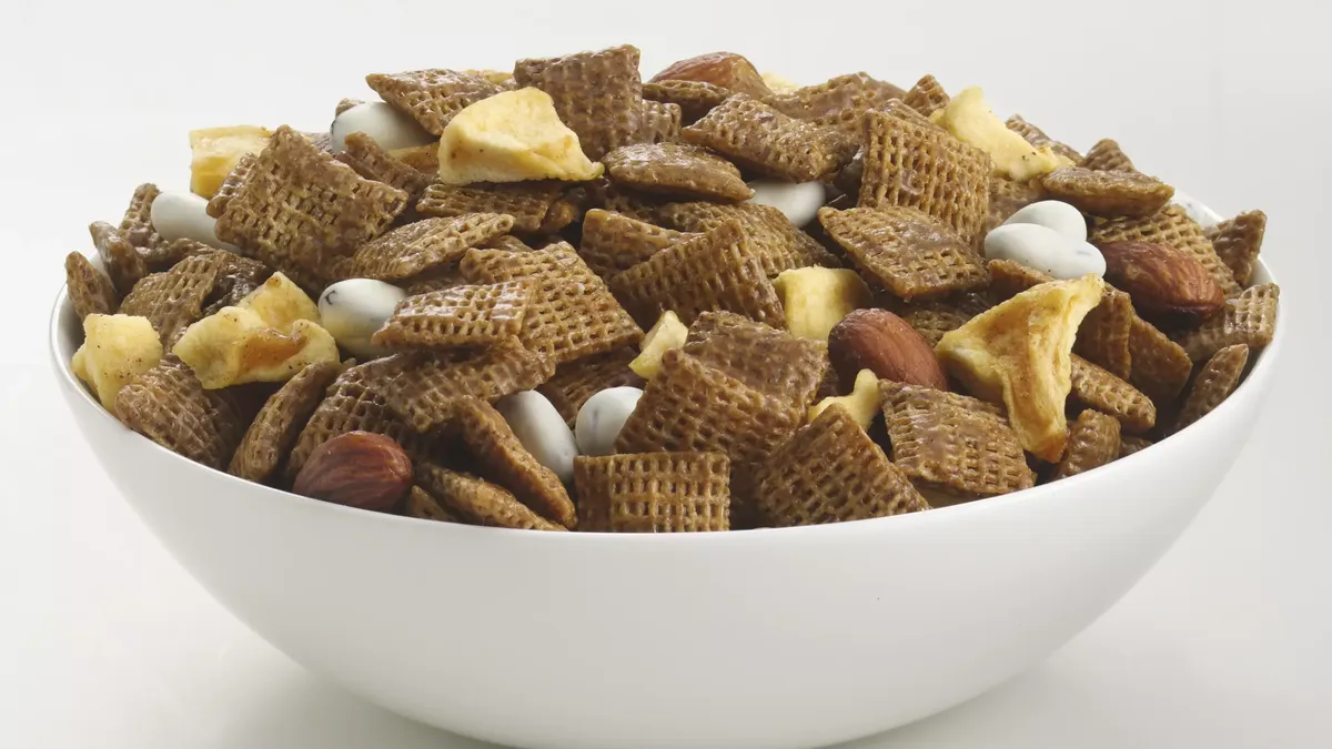 Cinnamon-Apple Chex® Mix (1/2 Recipe)