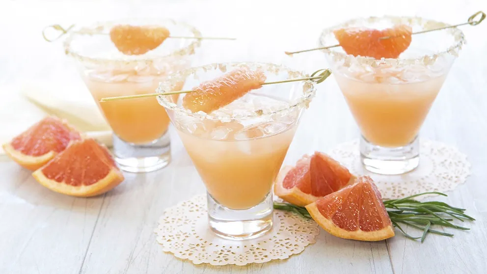 Smoky Tequila and Grapefruit Cocktail