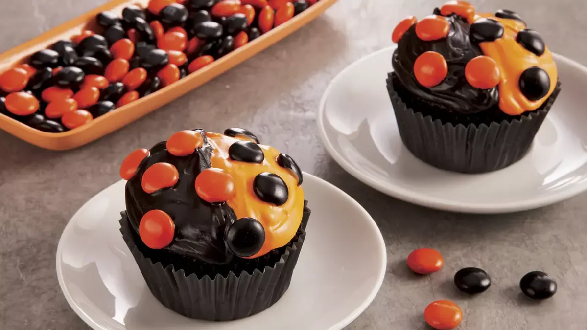 Halloween Dot Cupcakes