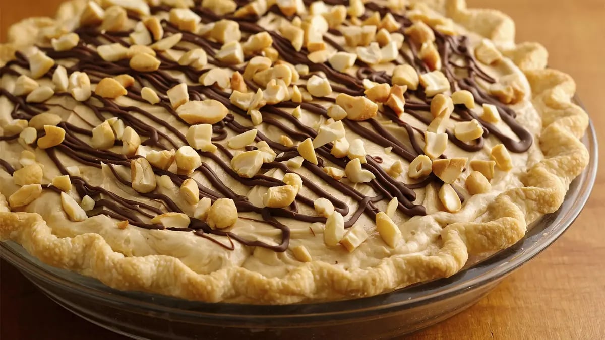 Creamy Cashew Turtle Pie