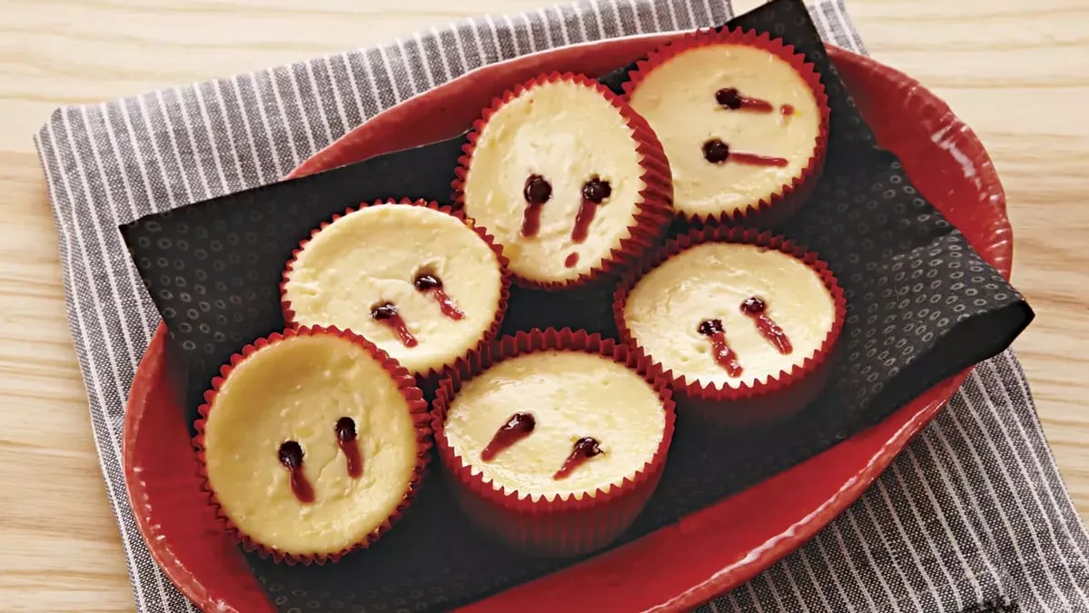 Vampire Cheesecake Bites