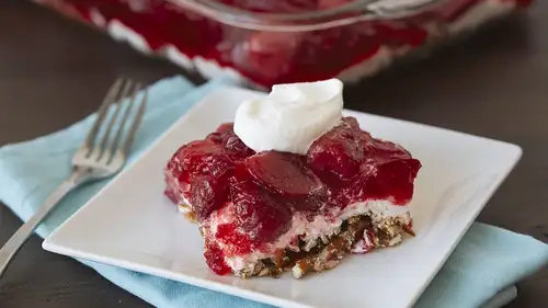 Layered Strawberry-Pretzel Salad