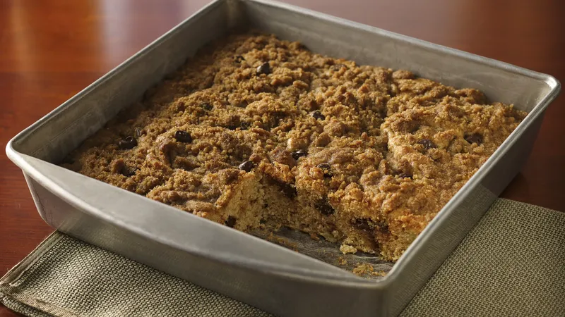 Streusel-Topped Banana-Chocolate Snack Cake