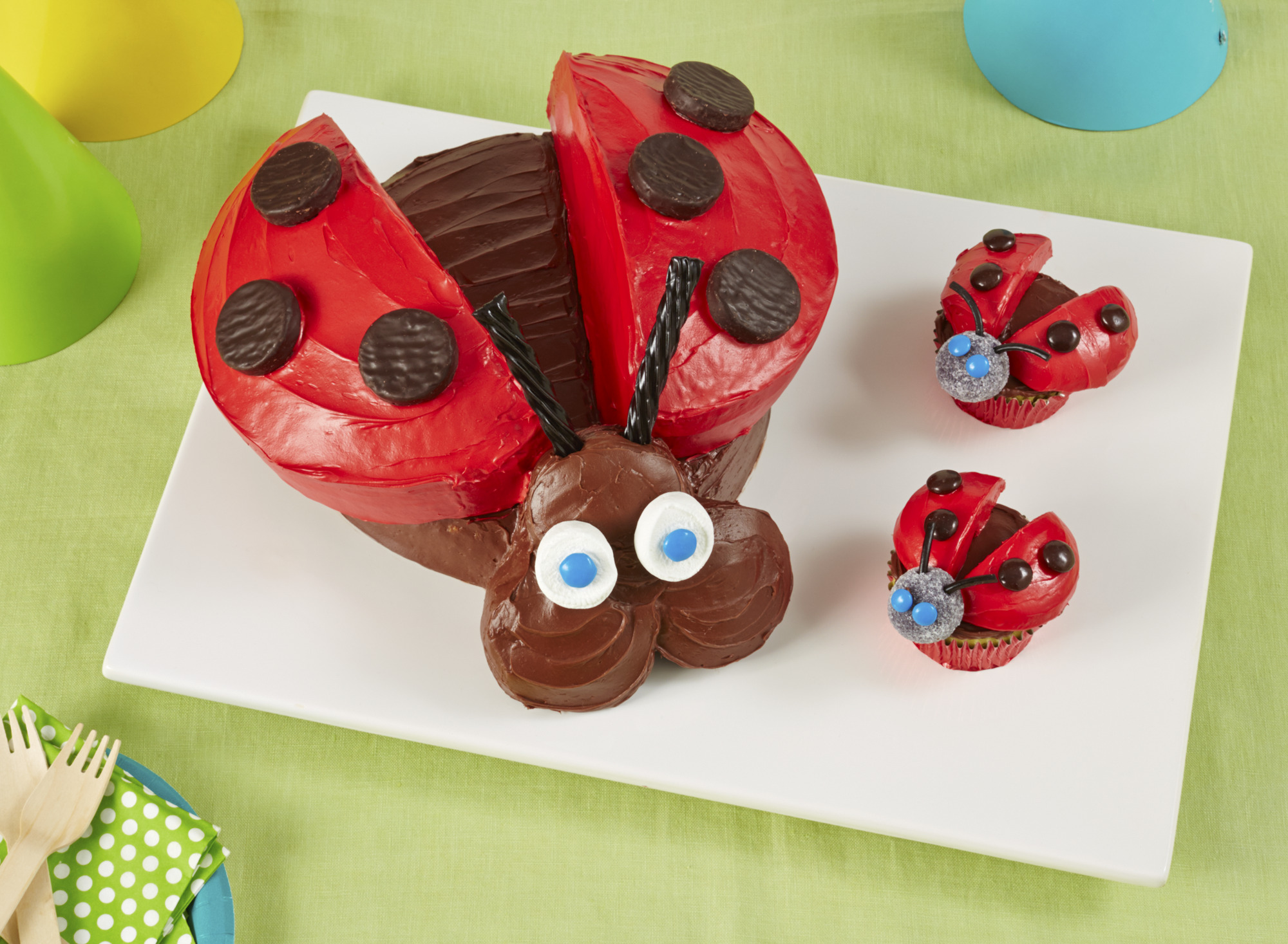 Piped Ladybug Cake