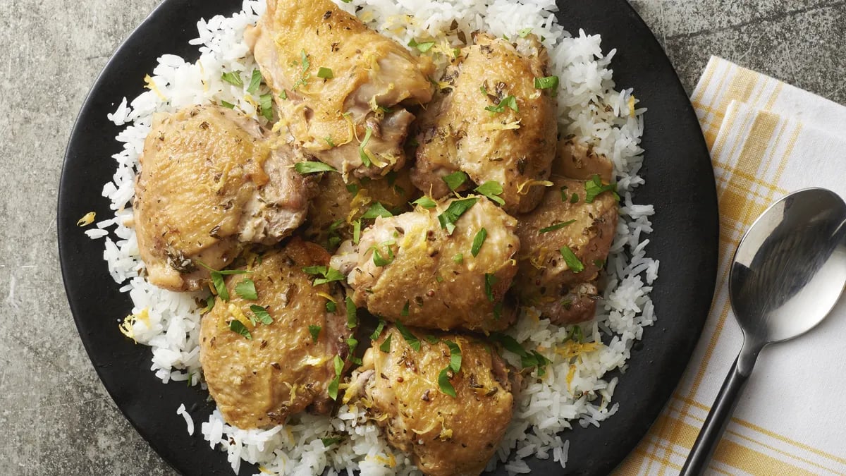 Lemon-Herb Braised Chicken Thighs