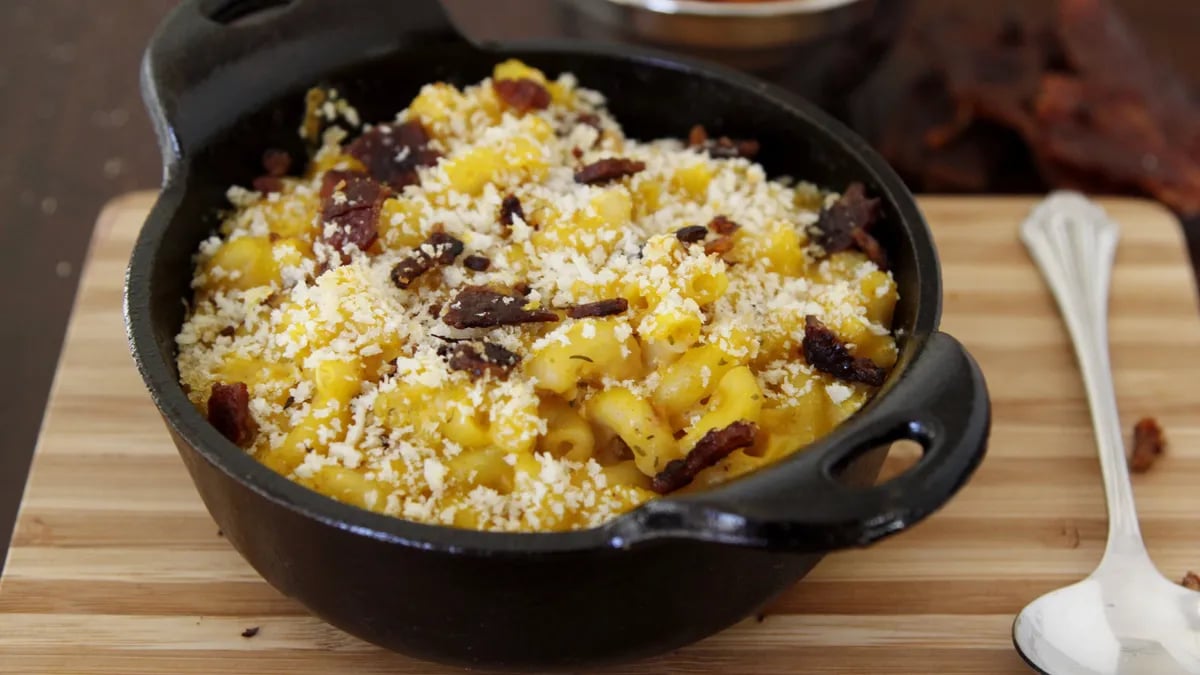 Pumpkin Macaroni and Cheese with Crispy Bacon