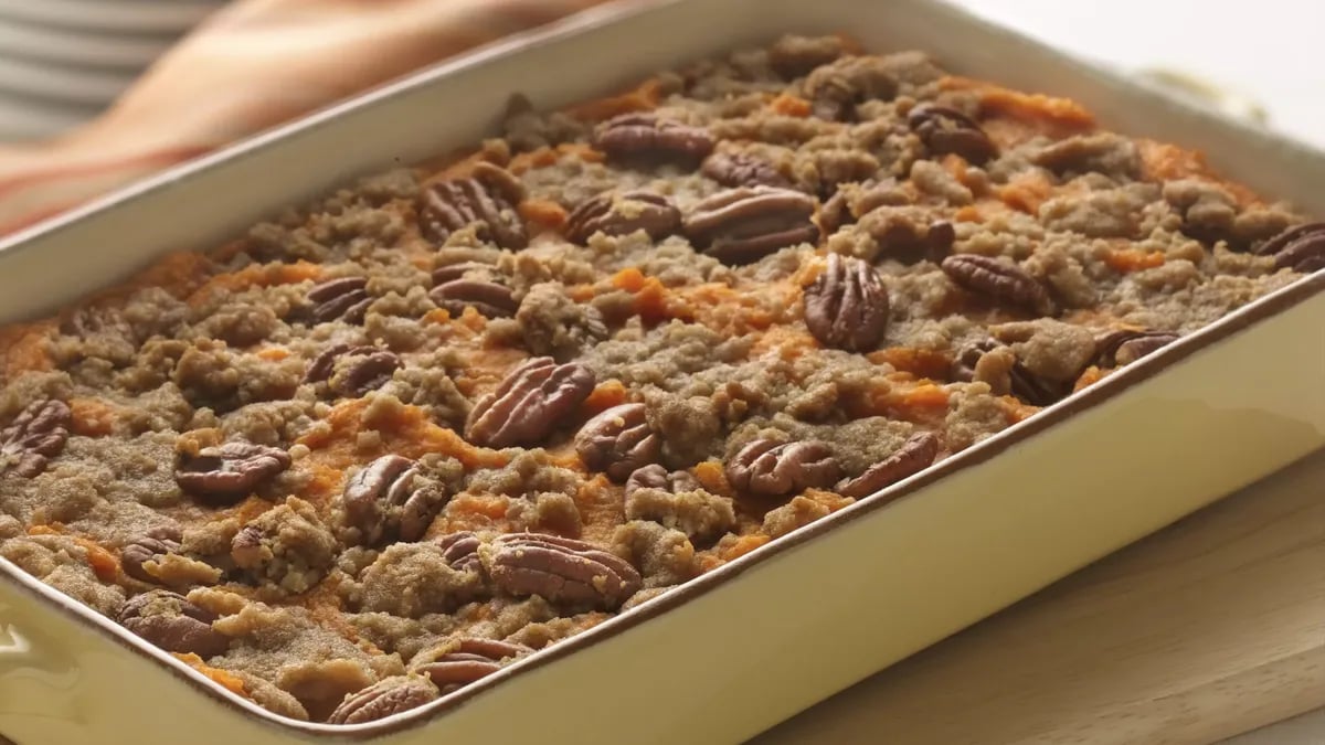 Streusel-Pecan Sweet Potatoes