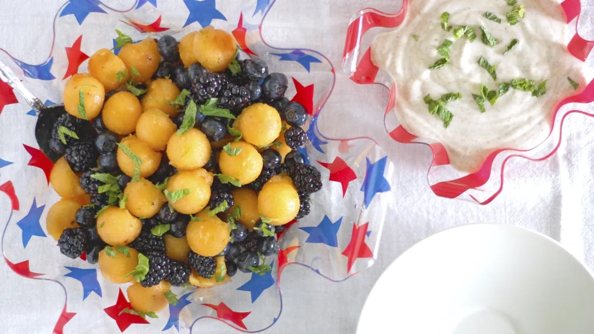 Berry-Cantaloupe Salad with Honey-Vanilla Yogurt Dip