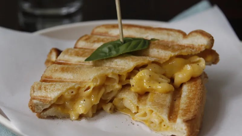 Grilled Mac and Cheese