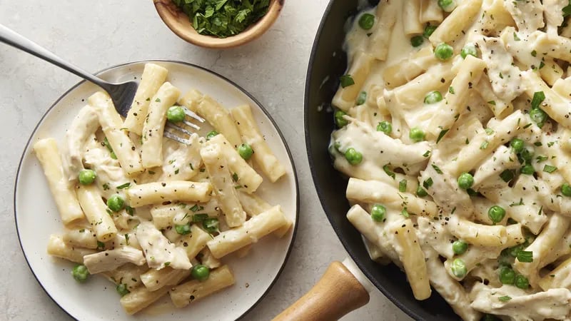 Chicken Alfredo Pasta Skillet