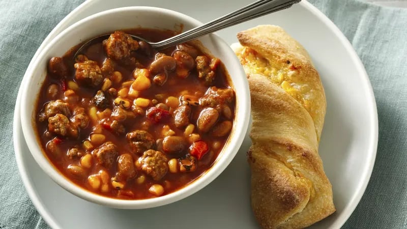 Easy Chili with Twisted Cheesy Cornsticks