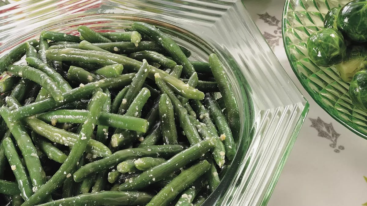 Parmesan-Garlic Butter Green Beans