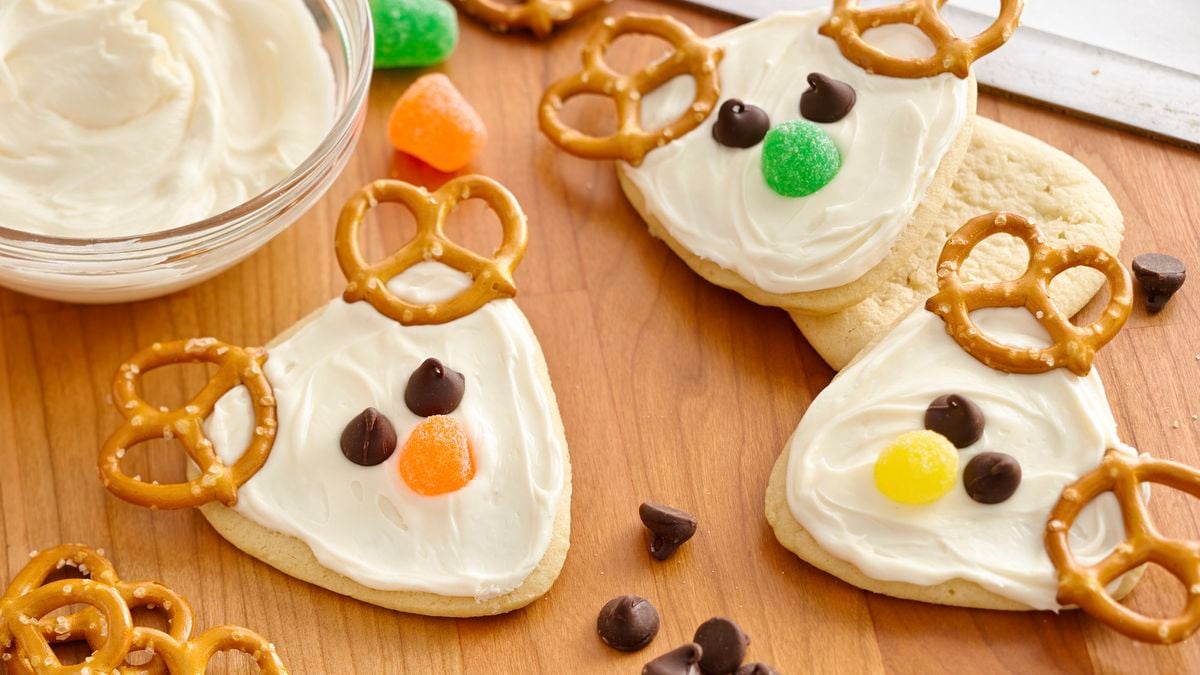 These 200+ cute old-fashioned Christmas cookie decorating ideas make a case  for simplicity - Click Americana