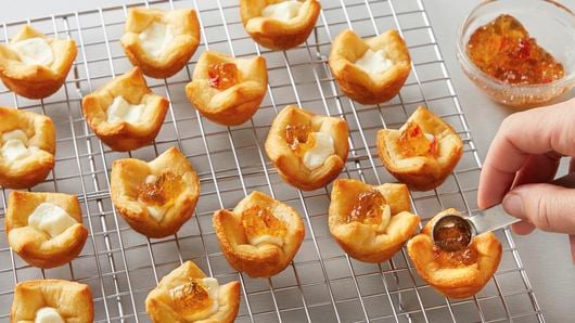 Cream Cheese Pepper Jelly Crescent Rolls