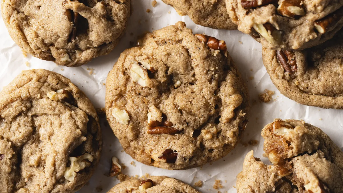 Cinnamon-Toffee Pecan Cookies