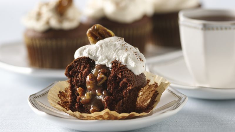 Pecan Pie-Filled Chocolate Cupcakes 