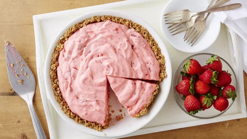 Fluffy Strawberry Pie with Pretzel Crust