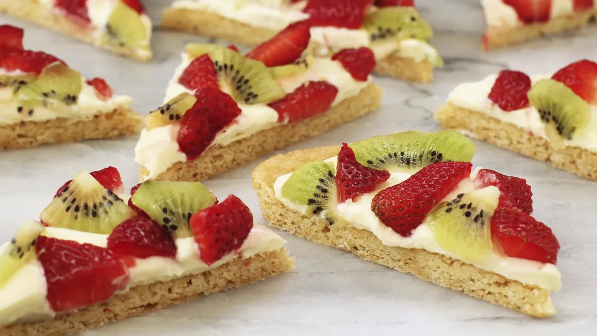 Strawberry Kiwi Fruit Pizza