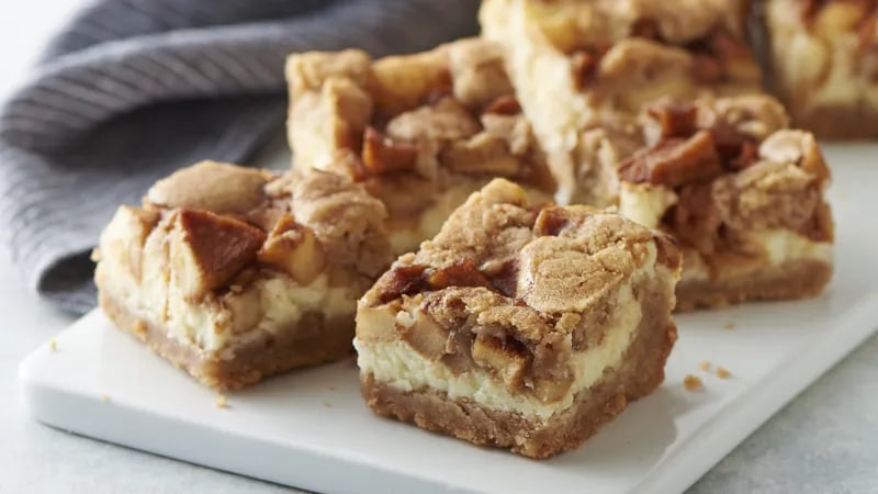 Snickerdoodle-Apple Cream Cheese Bars