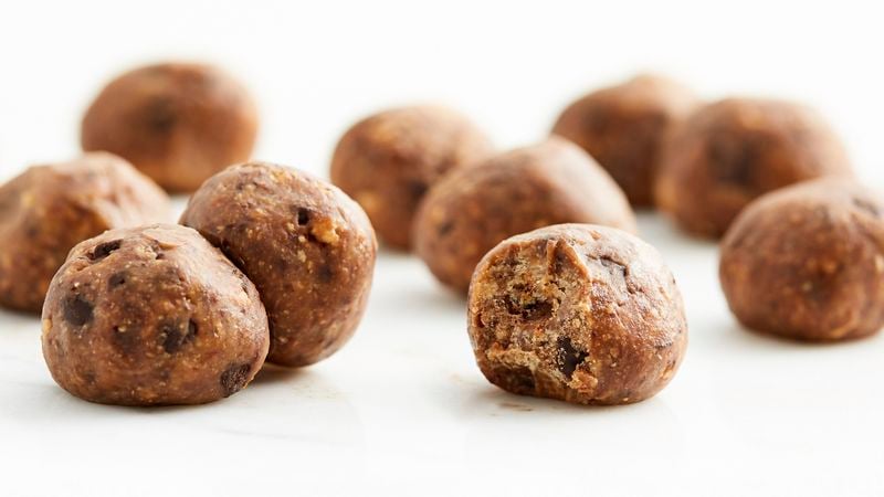 No-Bake Peanut Butter Chocolate Balls Recipe 