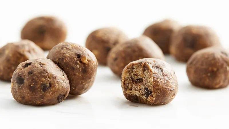 No-Bake Peanut Butter Chocolate Balls