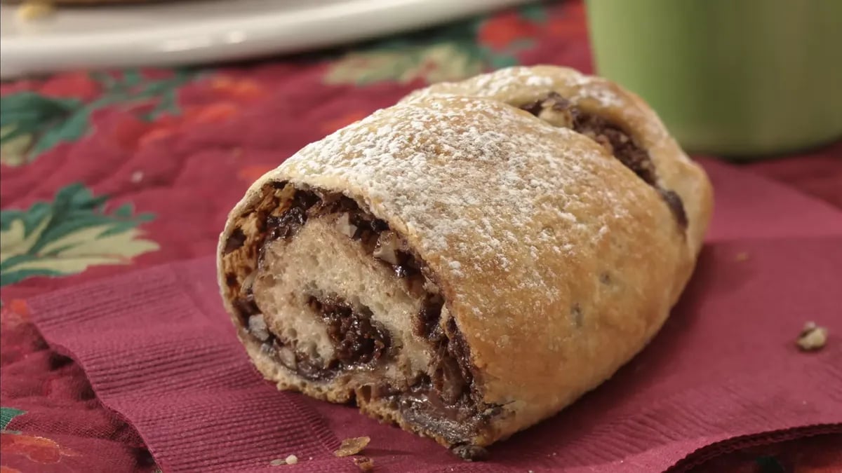 Chocolate-Hazelnut Breakfast Ring