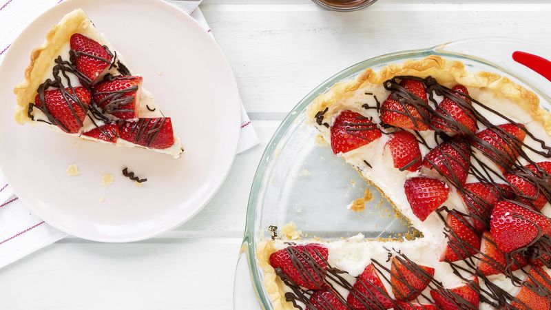 White Chocolate Pie with Strawberries