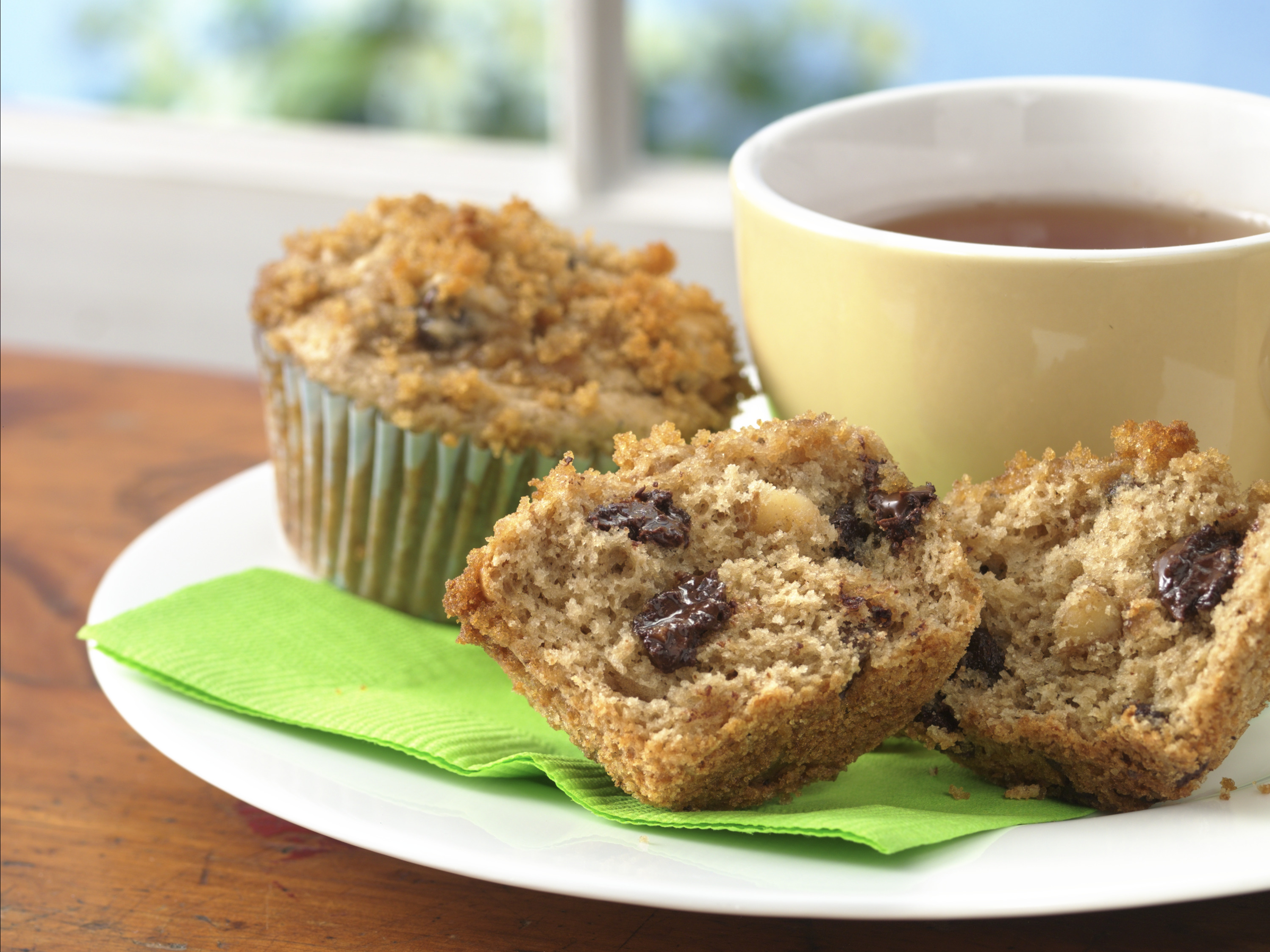 Praline Banana-Chip Muffins Recipe - BettyCrocker.com