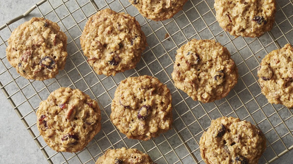 Vegan Cranberry-Orange-Oatmeal Cookies