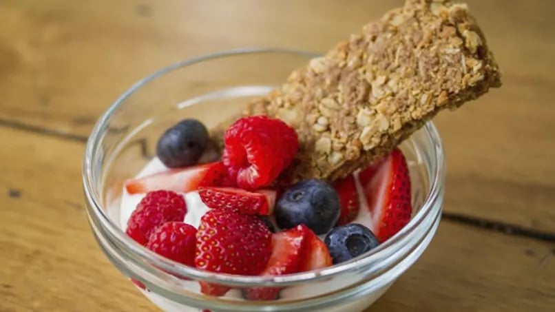 Crunchy Berry-Vanilla Breakfast
