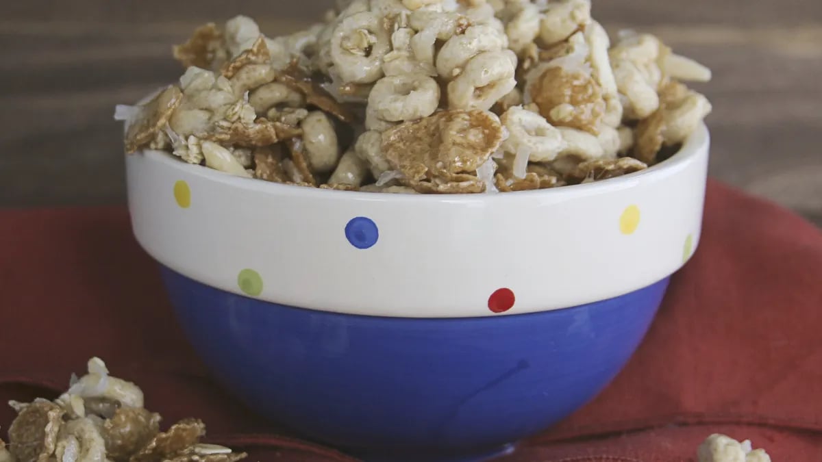 Gooey Cheerios Mix