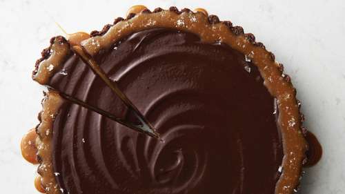 Chocolate Ganache-Caramel Cookie Tart
