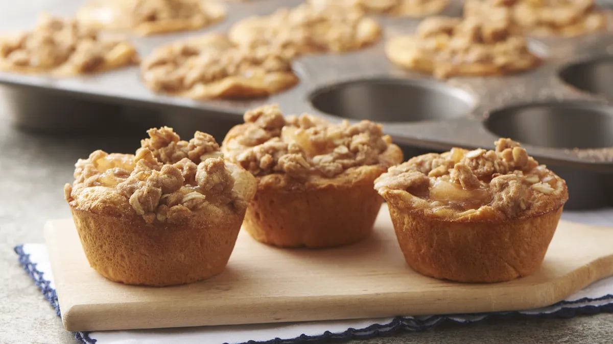 Apple Crisp Biscuit Cups