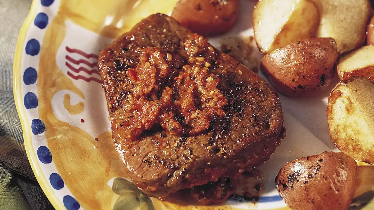 Grilled Tomato Pesto-Stuffed Steaks