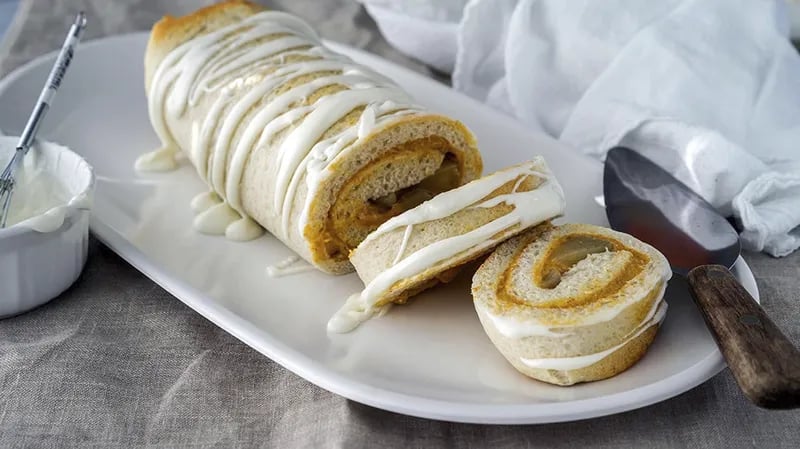 Apple and Pumpkin Pie Roll