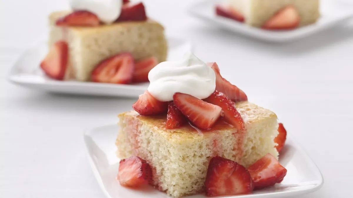 Skinny Strawberry Shortcake Squares