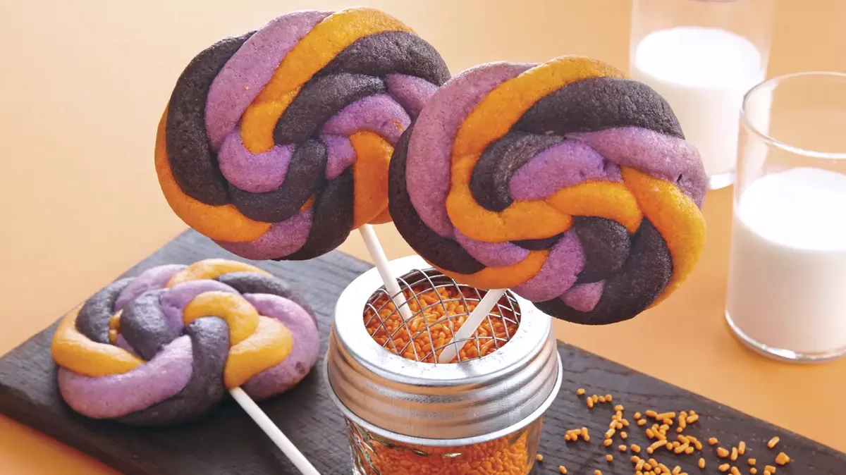 Halloween Lollipop Swirls