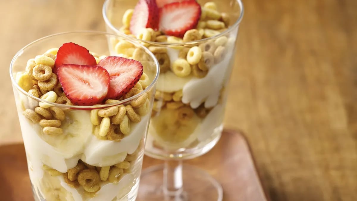 Dulce de Leche Cheerios™ Parfaits