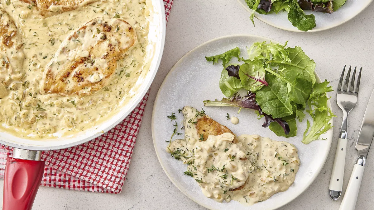 Chicken in Creamy White Wine Sauce