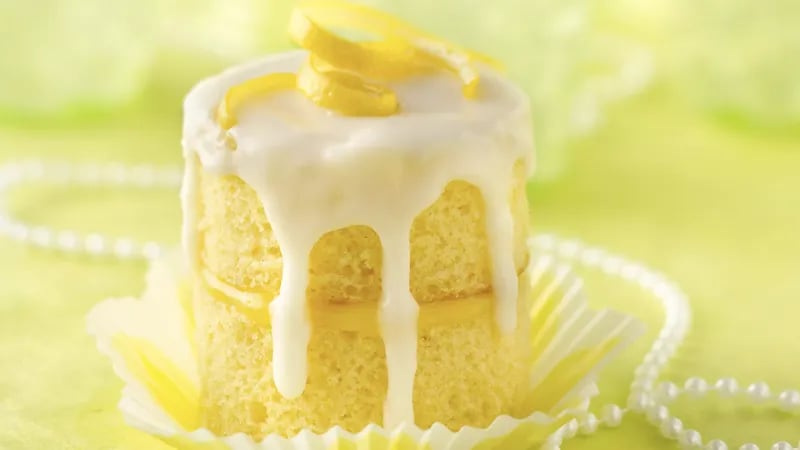 Lemon Champagne Celebration Cupcakes